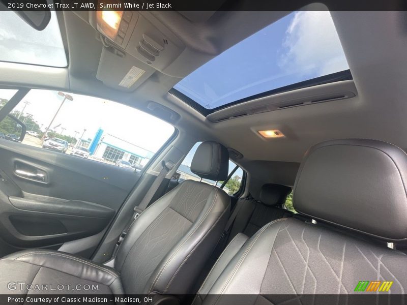 Summit White / Jet Black 2019 Chevrolet Trax LT AWD