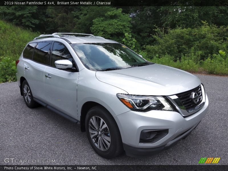 Front 3/4 View of 2019 Pathfinder S 4x4