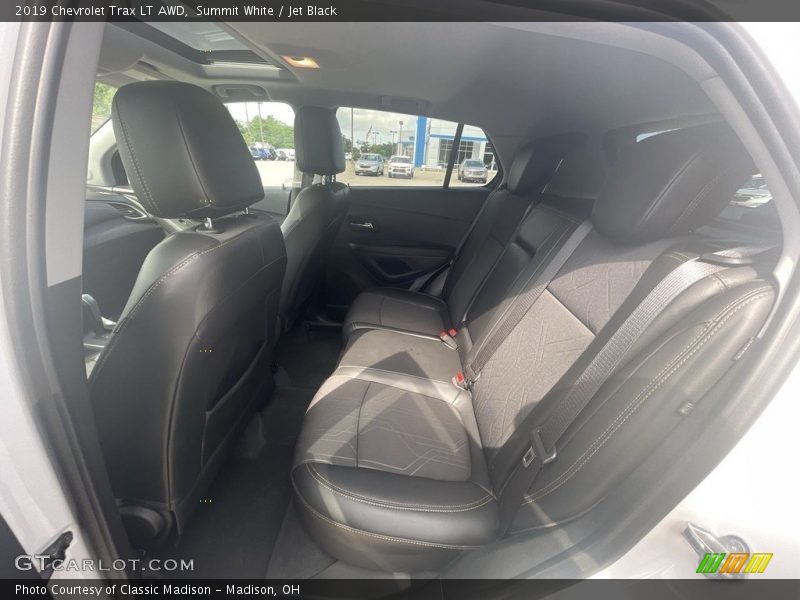 Summit White / Jet Black 2019 Chevrolet Trax LT AWD