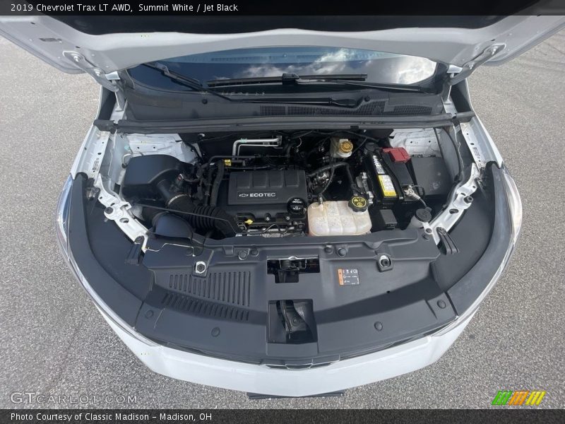Summit White / Jet Black 2019 Chevrolet Trax LT AWD