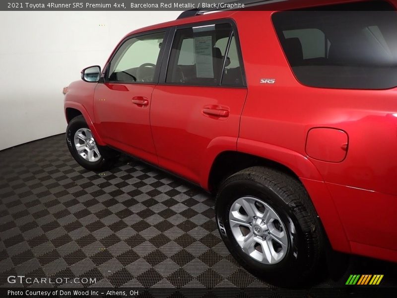 Barcelona Red Metallic / Black/Graphite 2021 Toyota 4Runner SR5 Premium 4x4