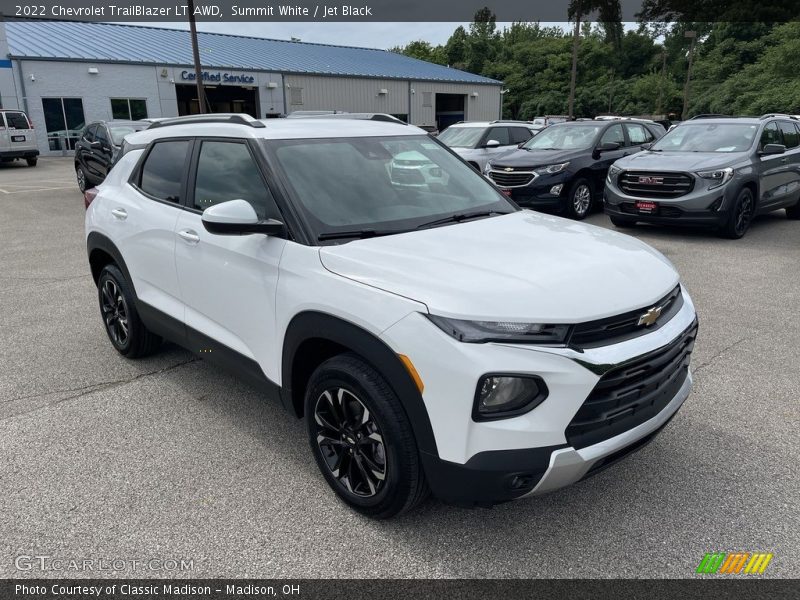 Front 3/4 View of 2022 TrailBlazer LT AWD