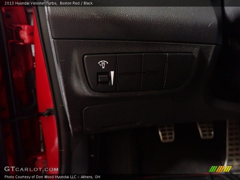 Boston Red / Black 2013 Hyundai Veloster Turbo