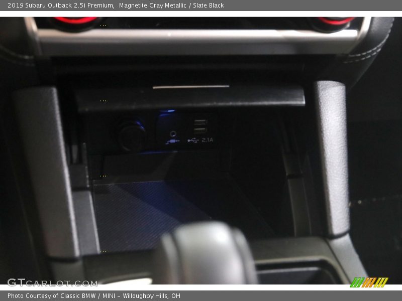 Magnetite Gray Metallic / Slate Black 2019 Subaru Outback 2.5i Premium