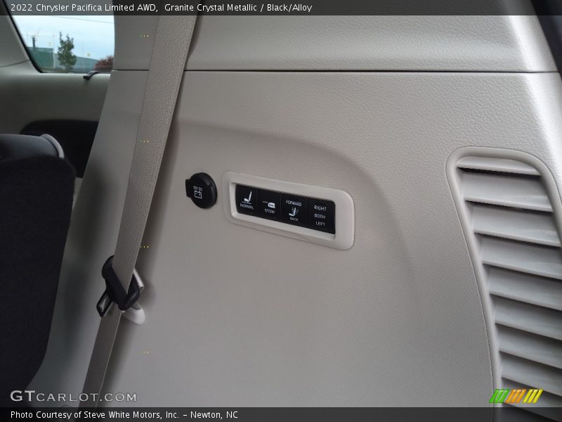 Granite Crystal Metallic / Black/Alloy 2022 Chrysler Pacifica Limited AWD