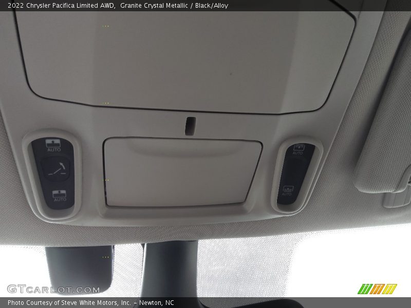 Granite Crystal Metallic / Black/Alloy 2022 Chrysler Pacifica Limited AWD