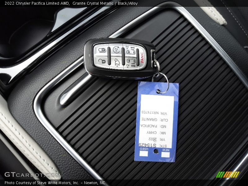 Granite Crystal Metallic / Black/Alloy 2022 Chrysler Pacifica Limited AWD