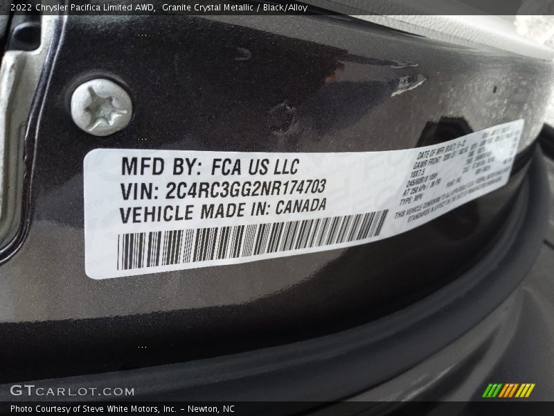 Granite Crystal Metallic / Black/Alloy 2022 Chrysler Pacifica Limited AWD
