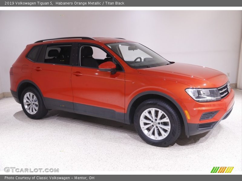 Habanero Orange Metallic / Titan Black 2019 Volkswagen Tiguan S