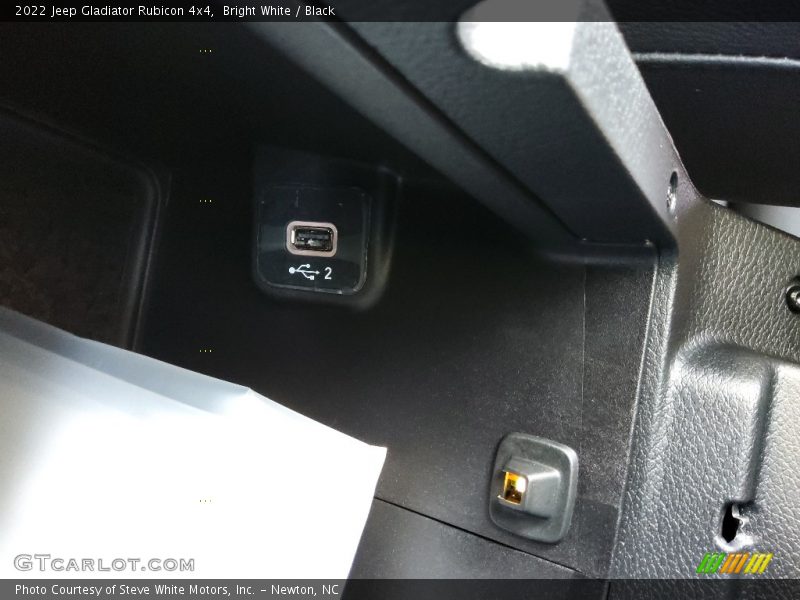 Bright White / Black 2022 Jeep Gladiator Rubicon 4x4