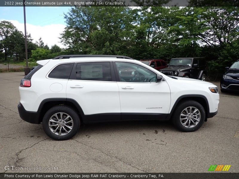 Bright White / Ski Gray/Black 2022 Jeep Cherokee Latitude Lux 4x4