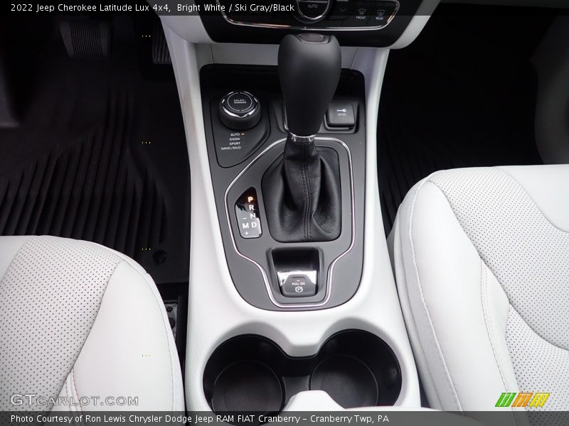 Bright White / Ski Gray/Black 2022 Jeep Cherokee Latitude Lux 4x4