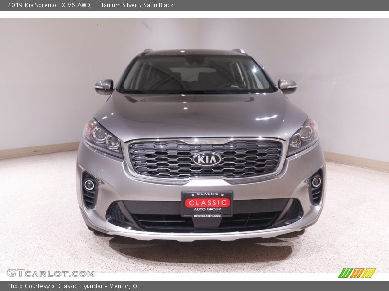 Titanium Silver / Satin Black 2019 Kia Sorento EX V6 AWD