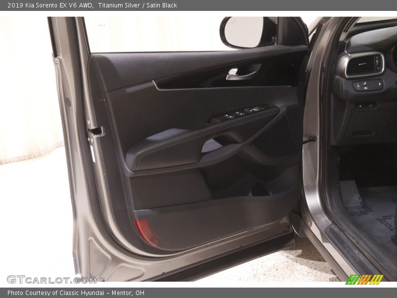 Door Panel of 2019 Sorento EX V6 AWD