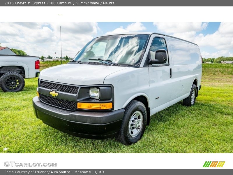 Front 3/4 View of 2016 Express 3500 Cargo WT