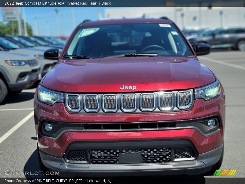 Velvet Red Pearl / Black 2022 Jeep Compass Latitude 4x4