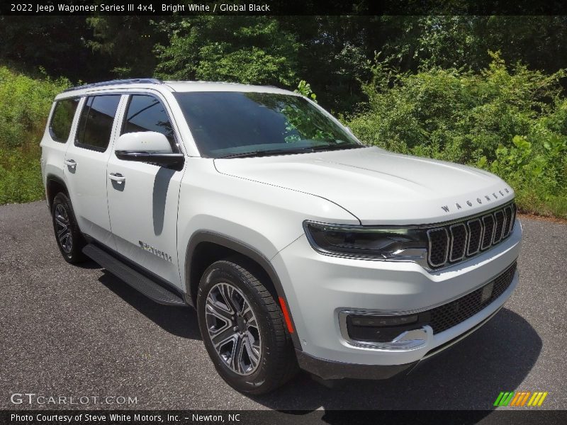 Bright White / Global Black 2022 Jeep Wagoneer Series III 4x4