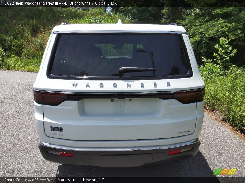 Bright White / Global Black 2022 Jeep Wagoneer Series III 4x4
