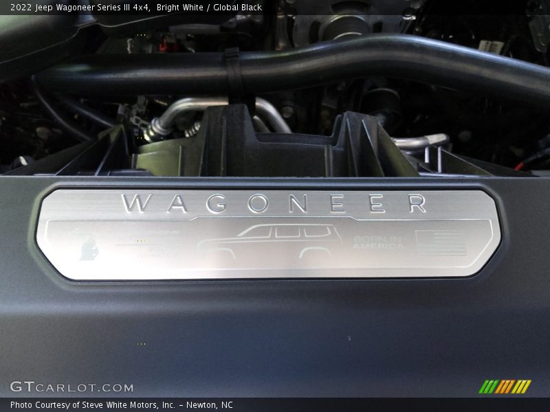 Bright White / Global Black 2022 Jeep Wagoneer Series III 4x4