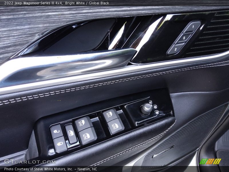 Bright White / Global Black 2022 Jeep Wagoneer Series III 4x4