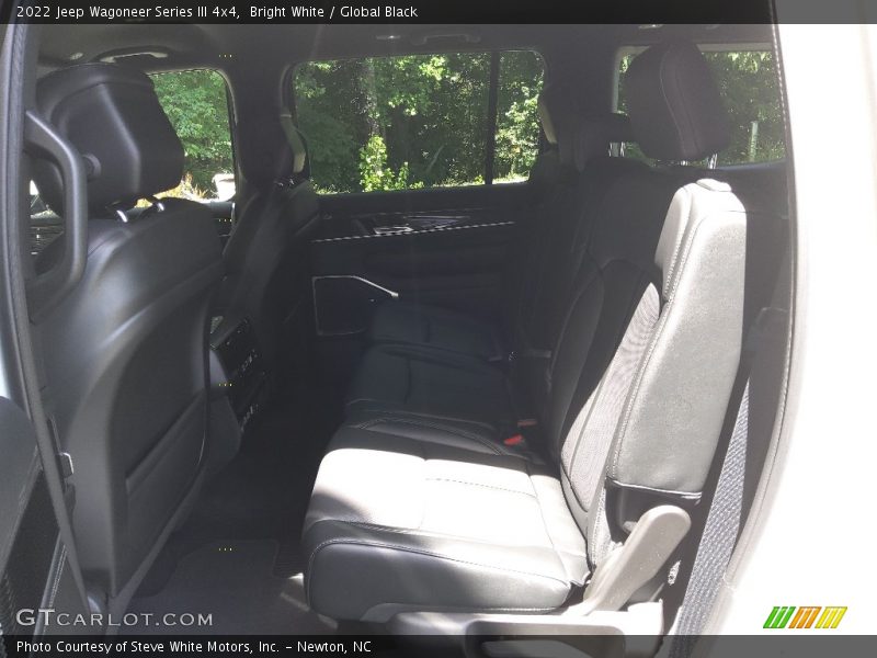 Bright White / Global Black 2022 Jeep Wagoneer Series III 4x4