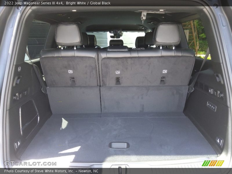 Bright White / Global Black 2022 Jeep Wagoneer Series III 4x4