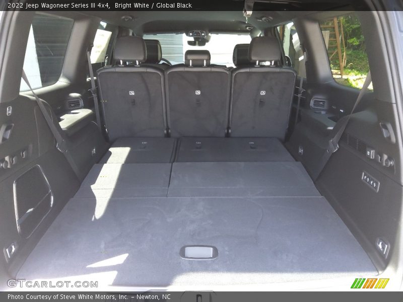 Bright White / Global Black 2022 Jeep Wagoneer Series III 4x4