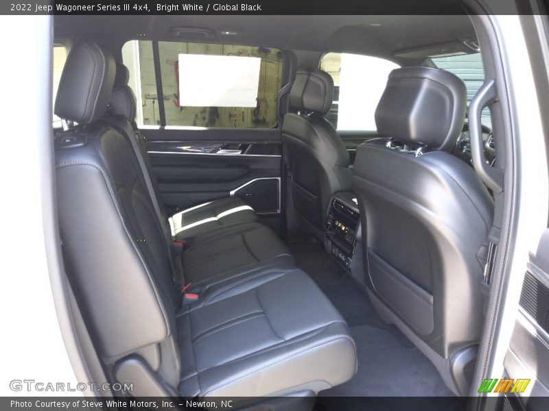 Bright White / Global Black 2022 Jeep Wagoneer Series III 4x4