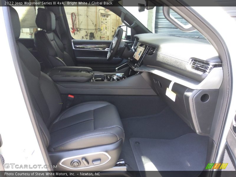 Bright White / Global Black 2022 Jeep Wagoneer Series III 4x4