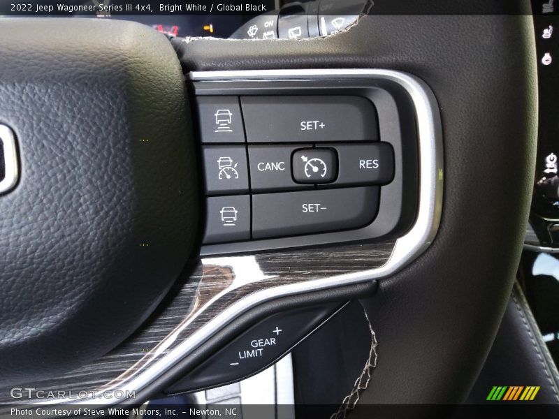 Bright White / Global Black 2022 Jeep Wagoneer Series III 4x4