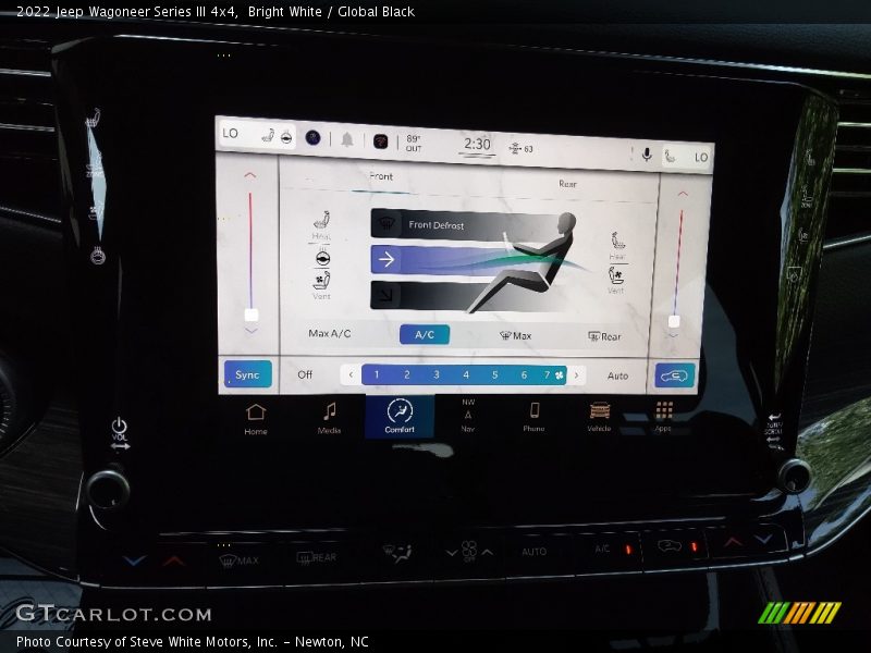 Bright White / Global Black 2022 Jeep Wagoneer Series III 4x4