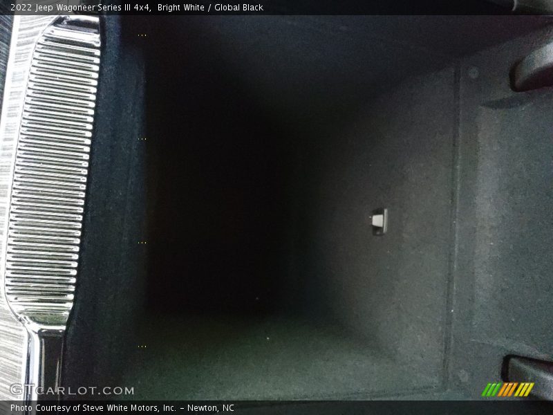 Bright White / Global Black 2022 Jeep Wagoneer Series III 4x4