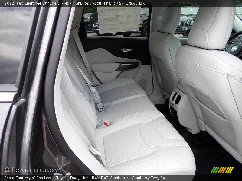 Granite Crystal Metallic / Ski Gray/Black 2022 Jeep Cherokee Latitude Lux 4x4