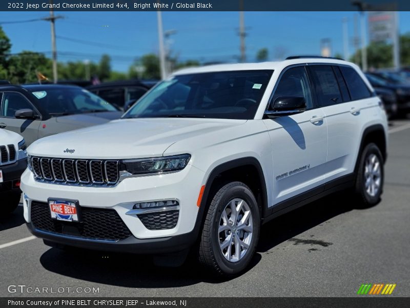 Bright White / Global Black 2022 Jeep Grand Cherokee Limited 4x4