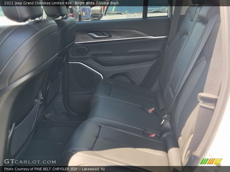 Bright White / Global Black 2022 Jeep Grand Cherokee Limited 4x4