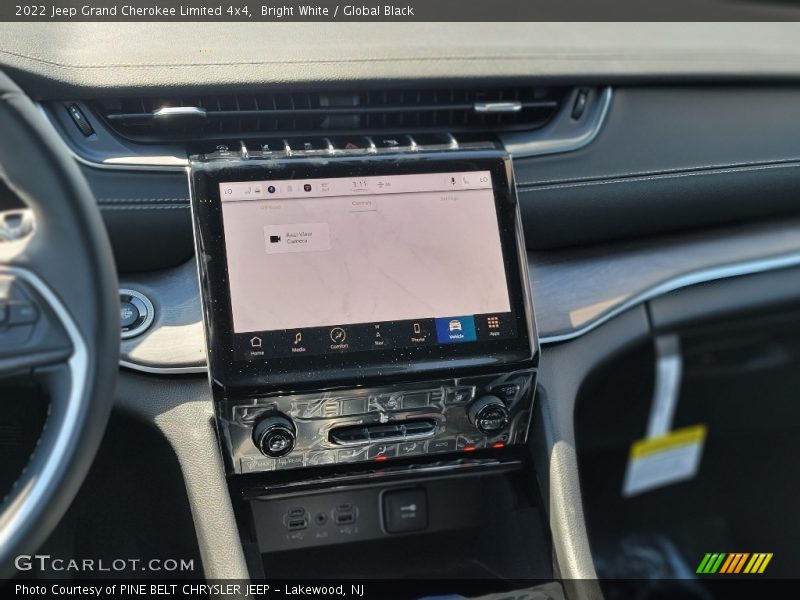 Bright White / Global Black 2022 Jeep Grand Cherokee Limited 4x4