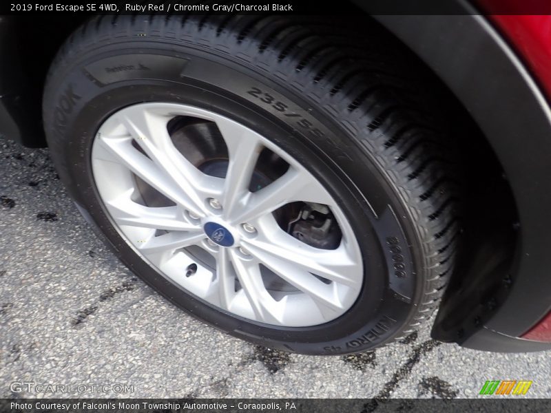 Ruby Red / Chromite Gray/Charcoal Black 2019 Ford Escape SE 4WD