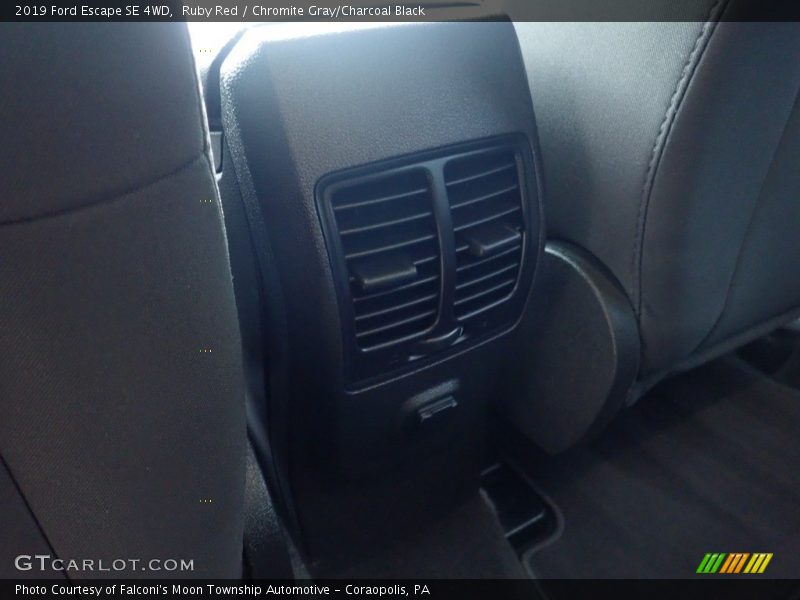 Ruby Red / Chromite Gray/Charcoal Black 2019 Ford Escape SE 4WD
