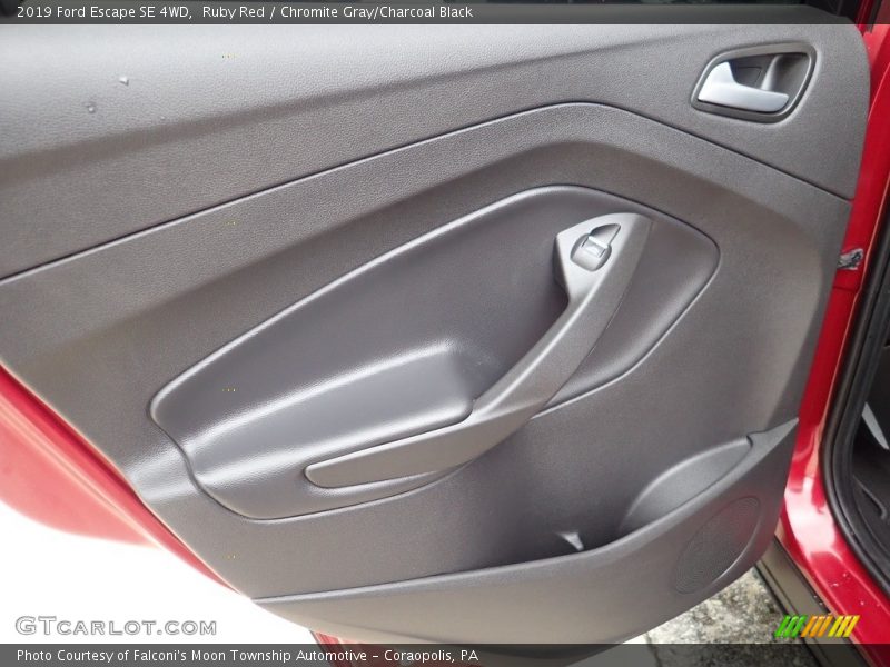 Ruby Red / Chromite Gray/Charcoal Black 2019 Ford Escape SE 4WD