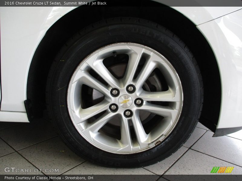 Summit White / Jet Black 2016 Chevrolet Cruze LT Sedan