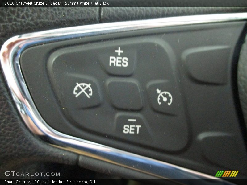 Summit White / Jet Black 2016 Chevrolet Cruze LT Sedan