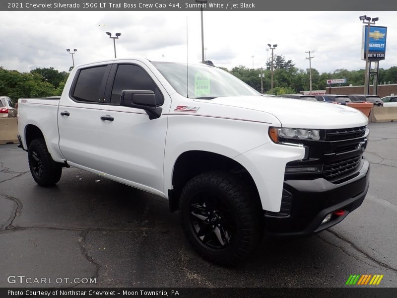 Front 3/4 View of 2021 Silverado 1500 LT Trail Boss Crew Cab 4x4