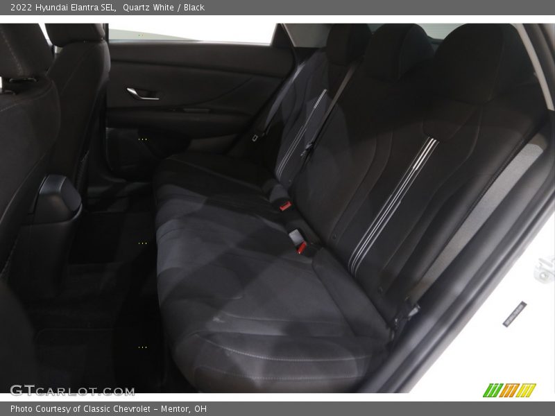 Quartz White / Black 2022 Hyundai Elantra SEL