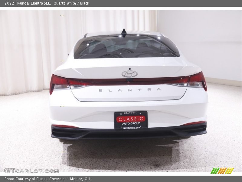 Quartz White / Black 2022 Hyundai Elantra SEL