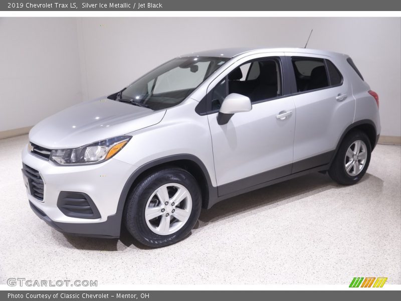 Silver Ice Metallic / Jet Black 2019 Chevrolet Trax LS