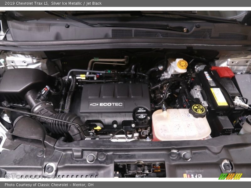 Silver Ice Metallic / Jet Black 2019 Chevrolet Trax LS