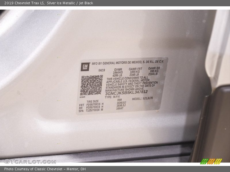 Silver Ice Metallic / Jet Black 2019 Chevrolet Trax LS