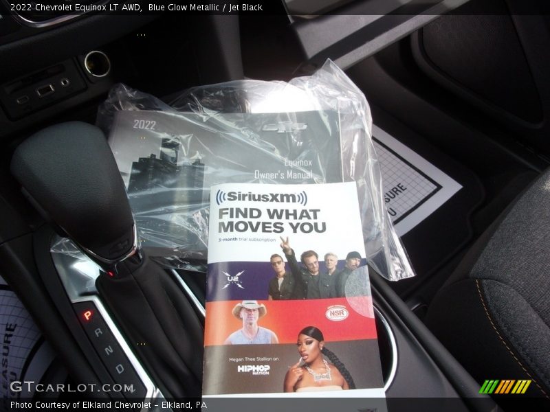 Blue Glow Metallic / Jet Black 2022 Chevrolet Equinox LT AWD