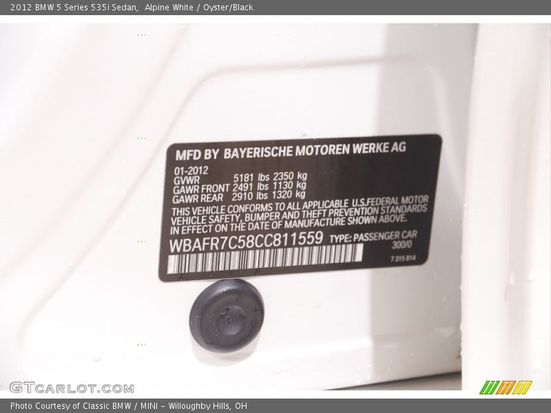 Alpine White / Oyster/Black 2012 BMW 5 Series 535i Sedan