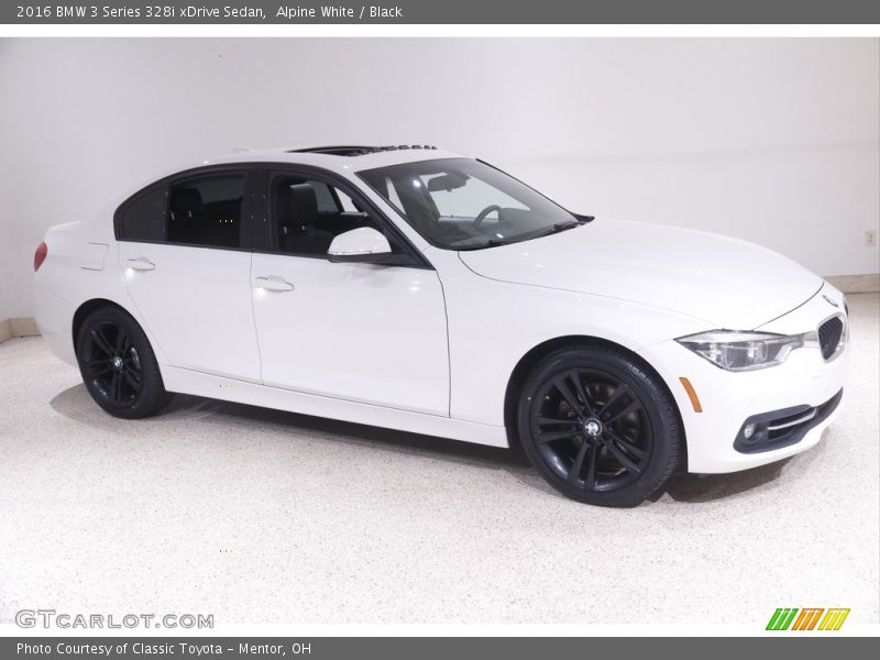 Alpine White / Black 2016 BMW 3 Series 328i xDrive Sedan